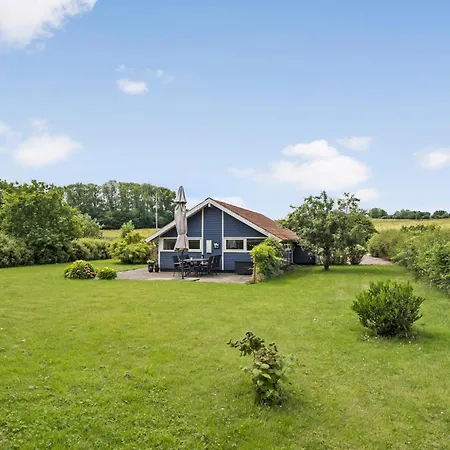 Lovely In With Kitchen מידלפרט