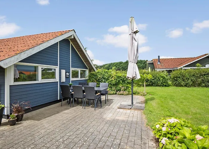 Lovely In With Kitchen Feriehus